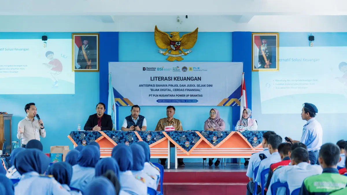 PLN NP Brantas menyelenggarakan literasi keuangan di SMK 
Brantas Karangkates, Kabupaten Malang, Selasa (20/7).