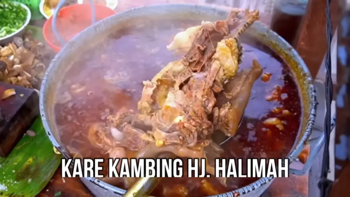 Kuliner Surabaya 2026 menghadirkan 10 tempat makan viral dan legendaris, mulai Bebek Wahid Hasyim, Soto Marmoyo hingga Sego Sambal Mak Yeye.