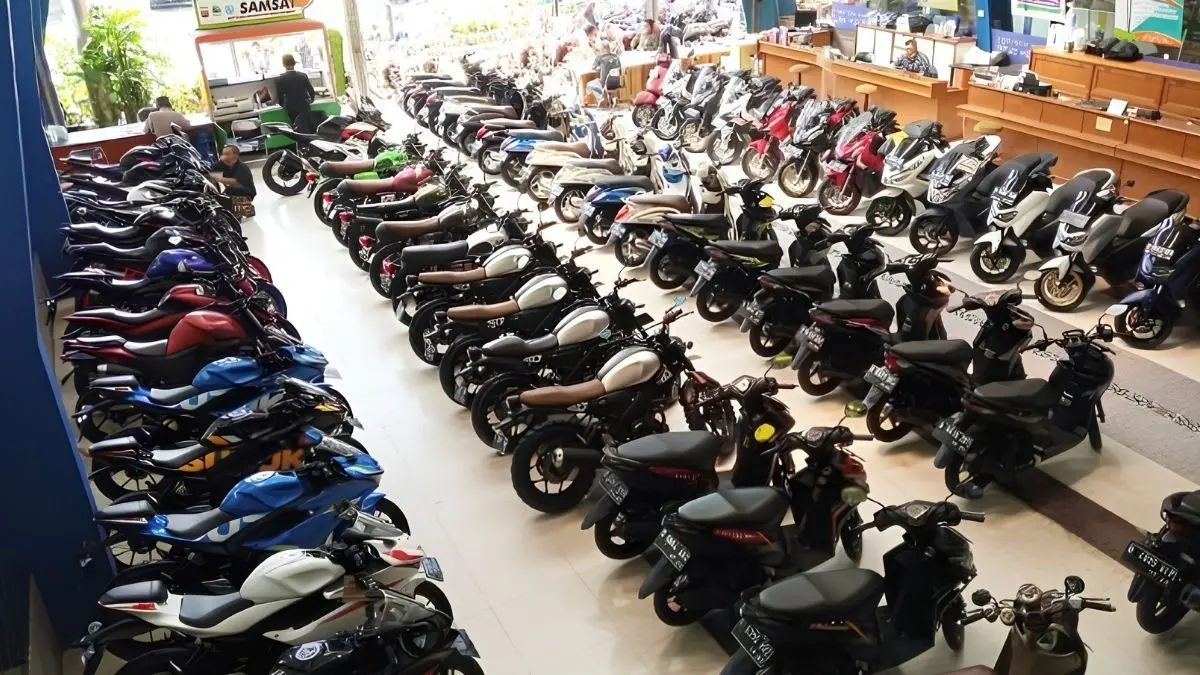 Hari baik untuk beli motor menurut hitungan Jawa dihitung dari neptu hari dan pasaran. Simak arti firasat Guru, Ratu, Rogoh, hingga Sempoyong. (GOOGLE)