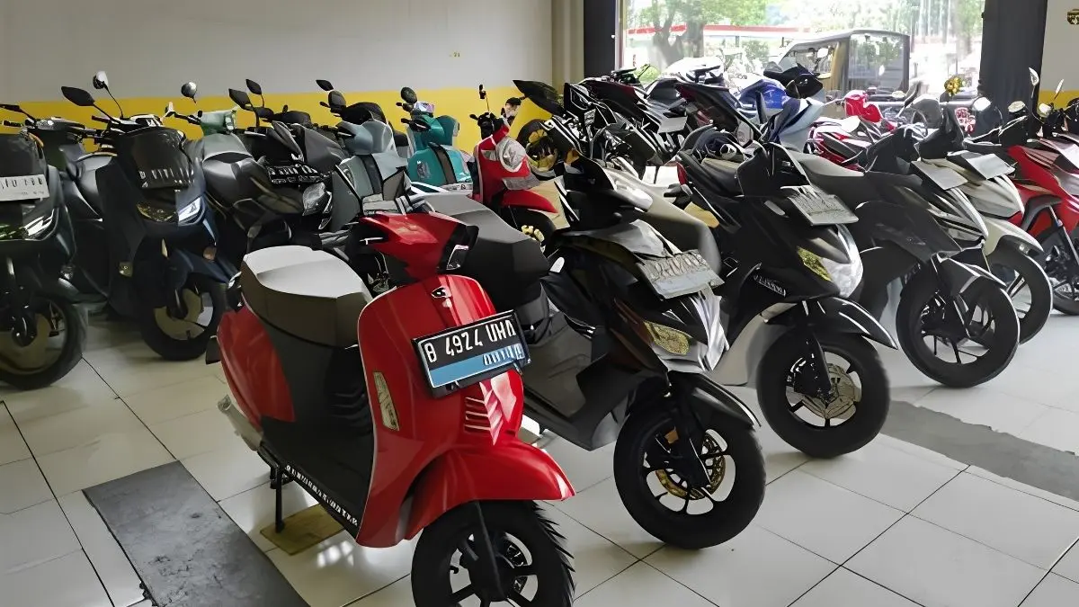 Hari baik untuk beli motor menurut primbon Jawa dihitung dari neptu kelahiran dan hari pembelian. Simak rumus, firasat, serta contoh perhitungannya. (GOOGLE)
