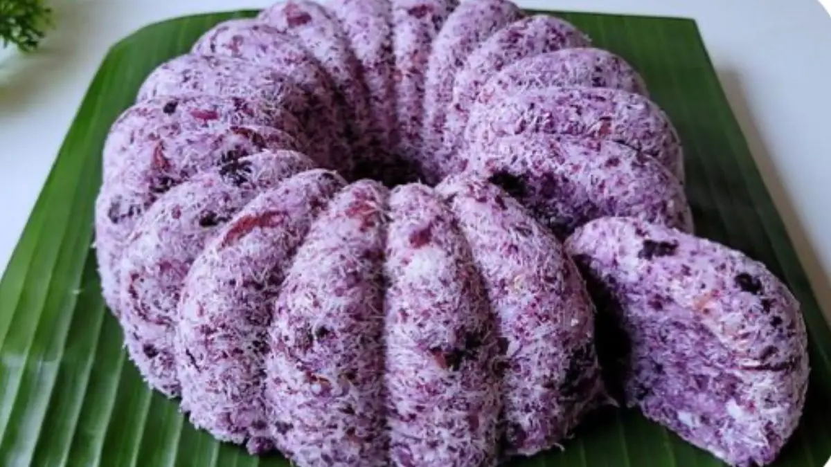 Resep kue sengkulun ubi ungu berbahan tepung ketan dan kelapa parut ini menghasilkan kue tradisional yang kenyal, lembut, dan cocok dijadikan ide jualan rumahan.