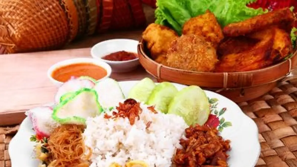 Resep nasi uduk Magicom menghasilkan nasi gurih, harum, dan pulen hanya dengan rice cooker. Praktis untuk menu keluarga, anak kos, hingga ide usaha kuliner.