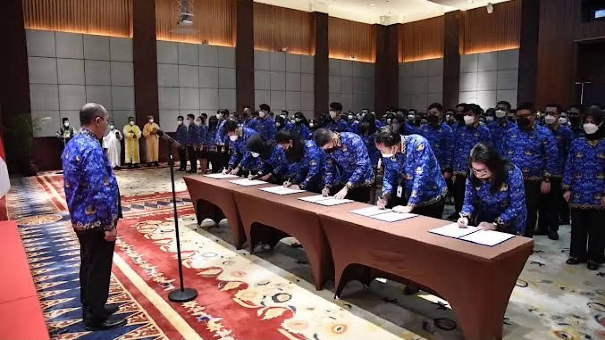 Gaji pensiunan PNS Juni 2026 dipastikan tetap cair tepat waktu. Taspen juga menjelaskan jadwal gaji ke-13, otentikasi, serta menepis isu kenaikan gaji dan rapelan pensiun.(pinterest)