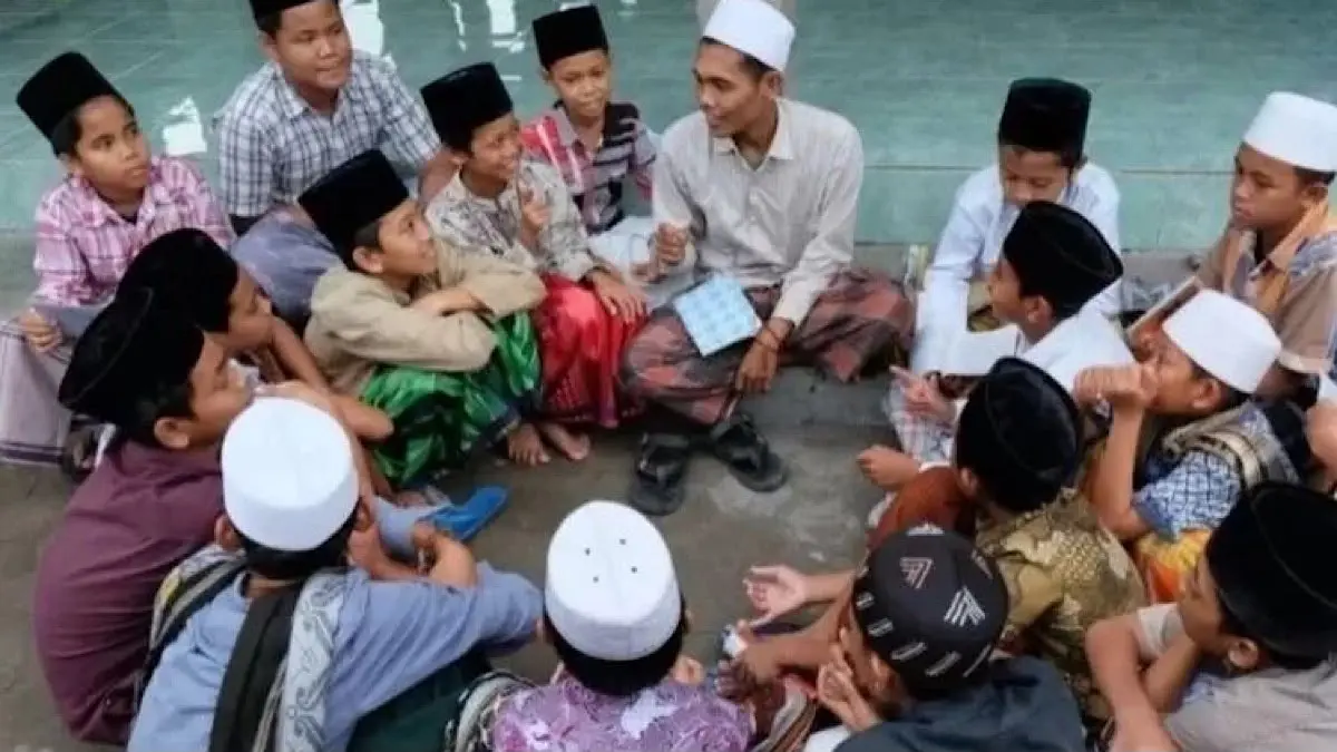 Beasiswa Santri dan Pengasuh Pesantren 2026 resmi diluncurkan Pemprov Jateng. Tersedia kuliah gratis S1, S2 hingga luar negeri ke Jepang, Korea Selatan, Turki, dan China.(pinterest)