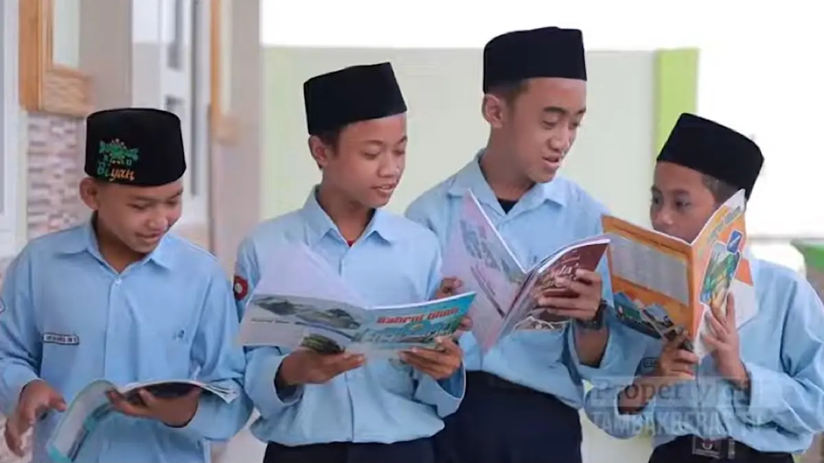 Pondok Pesantren Bahrul Ulum Tambak Beras Jombang memiliki kawasan luas dengan sekolah, STIKES, asrama santri, hingga fasilitas baru yang menarik perhatian alumni.(SC Youtube)