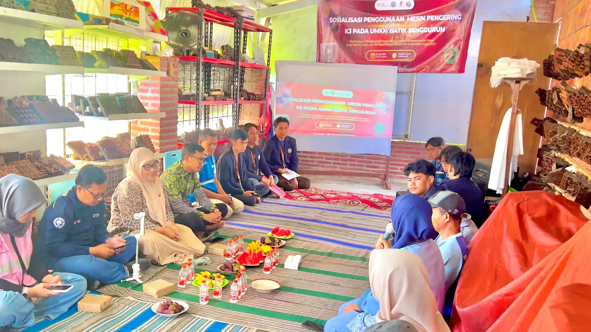 PLN NP UP Brantas bersama Universitas Negeri Malang menghadirkan mesin pengering batik bagi Kelompok Batik Seng sebagai solusi tepat guna untuk meningkatkan produktivitas UMKM.