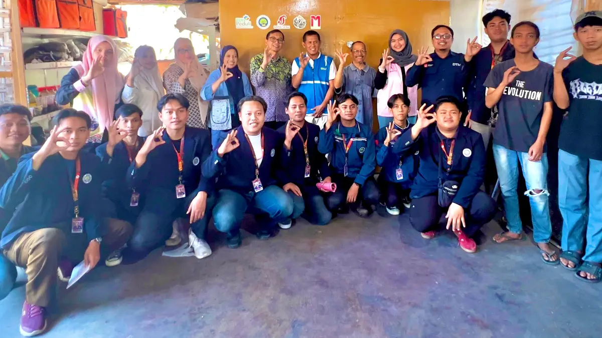 PLN NP UP Brantas bersama Universitas Negeri Malang menghadirkan mesin pengering batik bagi Kelompok Batik Seng sebagai solusi tepat guna untuk meningkatkan produktivitas UMKM.