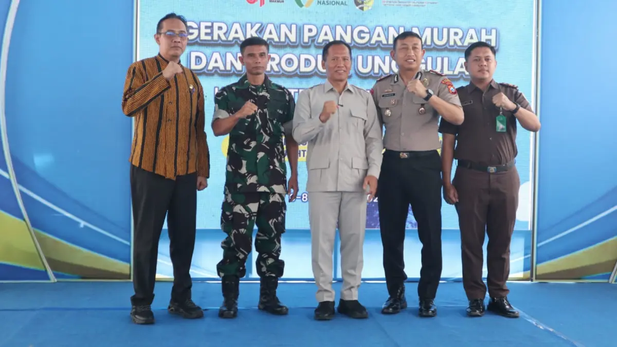 Plt Bupati Tulungagung Ahmad Baharudin dan para undangan berfoto bersama di kegiatan GPM 2026.(RINTO WAHYU/RATU)