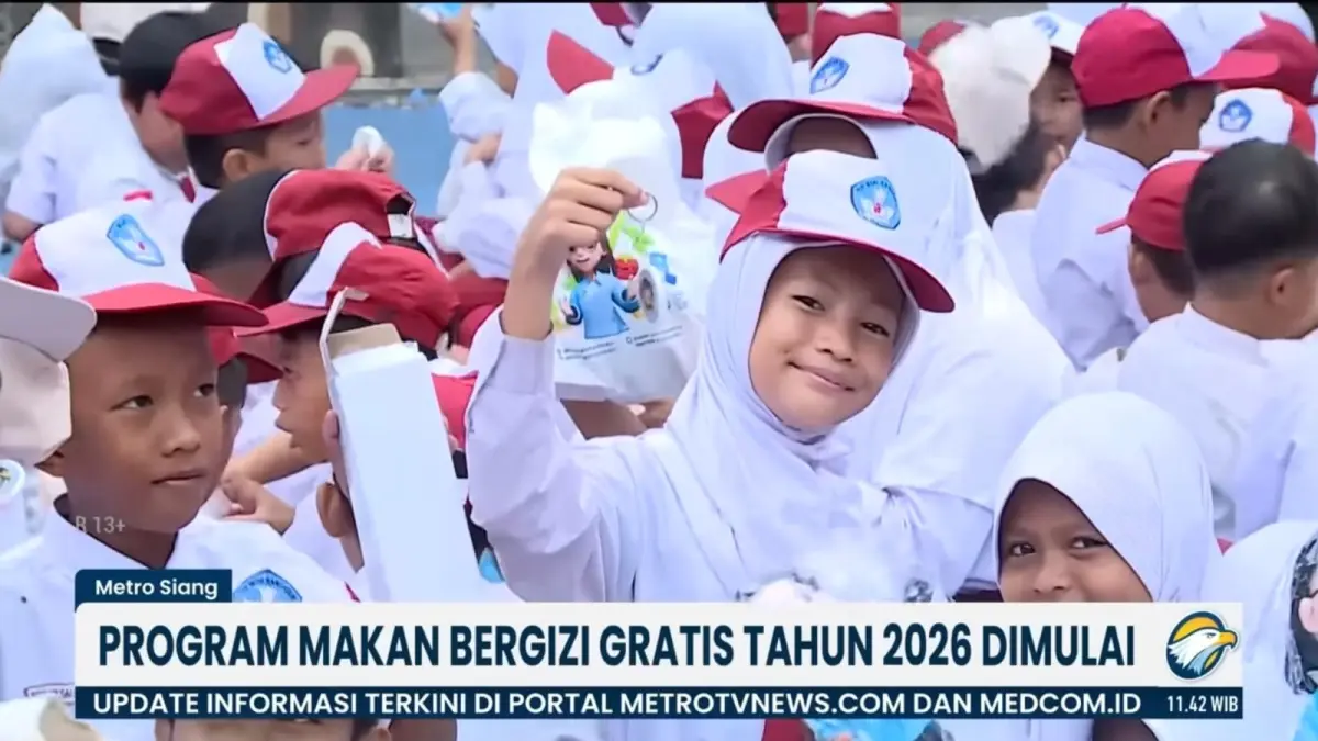 Program Makan Bergizi Gratis (MBG) kembali bergulir pada awal 2026. Pemerintah menargetkan layanan yang semakin berkualitas dengan standar zero defect serta perluasan penerima manfaat hingga 82,9 juta orang. Program ini diharapkan menjadi fondasi dalam mencetak generasi Indonesia yang sehat, cerdas, dan siap menyongsong masa depan.