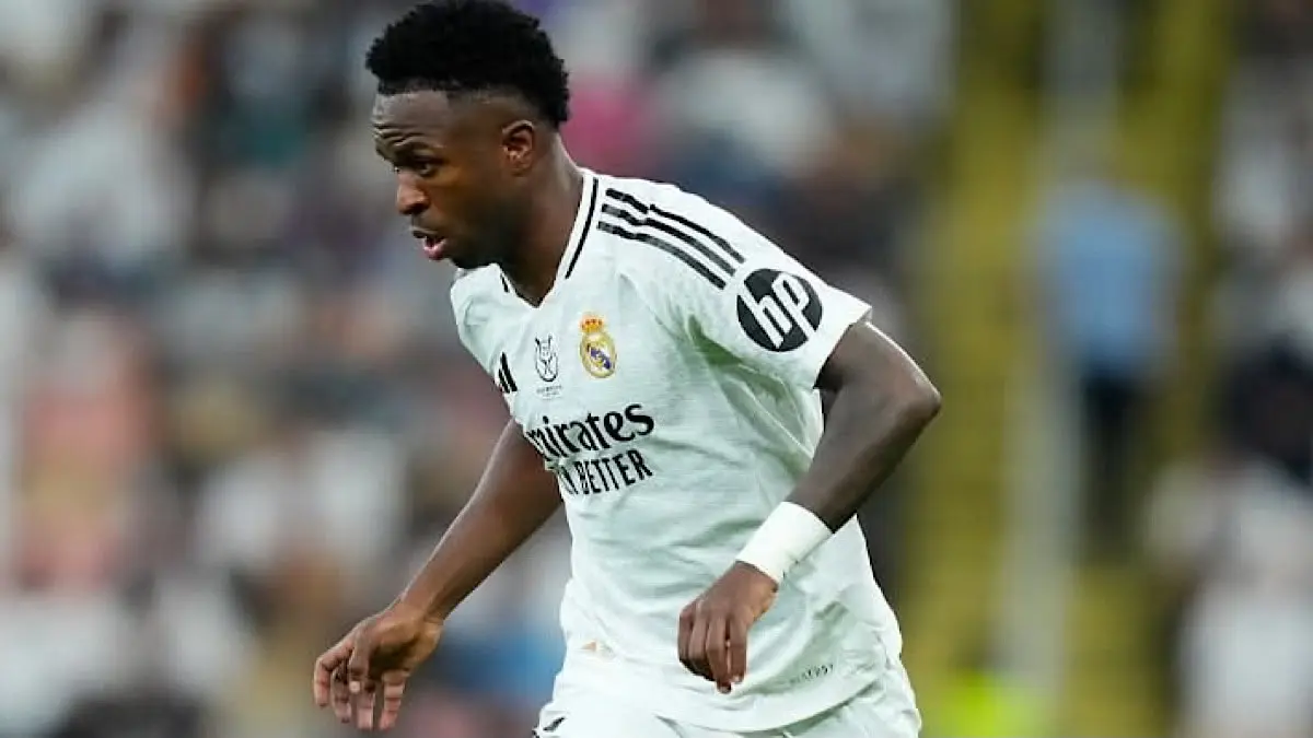 Vinicius Junior resmi perpanjang kontrak Real Madrid hingga 2032. Bintang Brasil itu mendapat kenaikan gaji signifikan usai negosiasi panjang dengan Los Blancos.(pinterest)