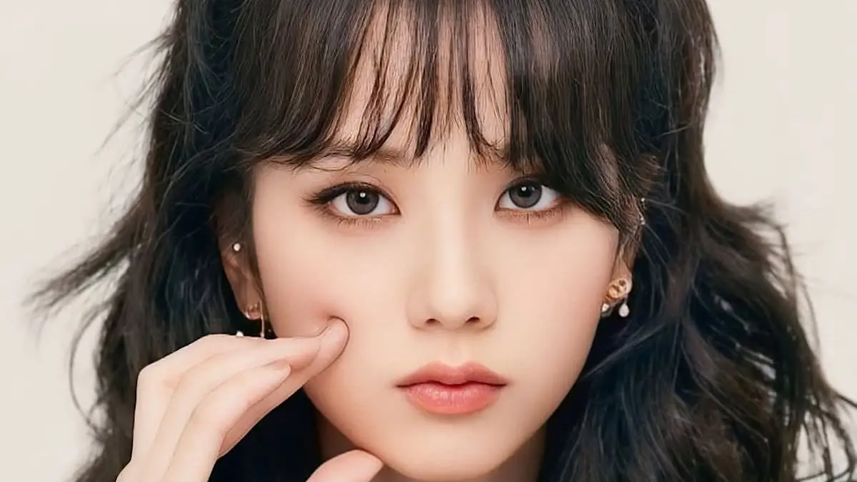Jisoo terseret kasus hukum sang kakak hingga membuat agensi buka suara. Simak klarifikasi, isu hubungan keluarga, dan respons netizen Korea.(pinterest)