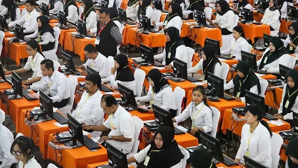 Cara jadi PNS lulusan SMA ternyata bisa ditempuh lewat sekolah kedinasan atau CPNS. Simak jalur, formasi, tahapan tes, hingga tips persiapannya.(pinterest)