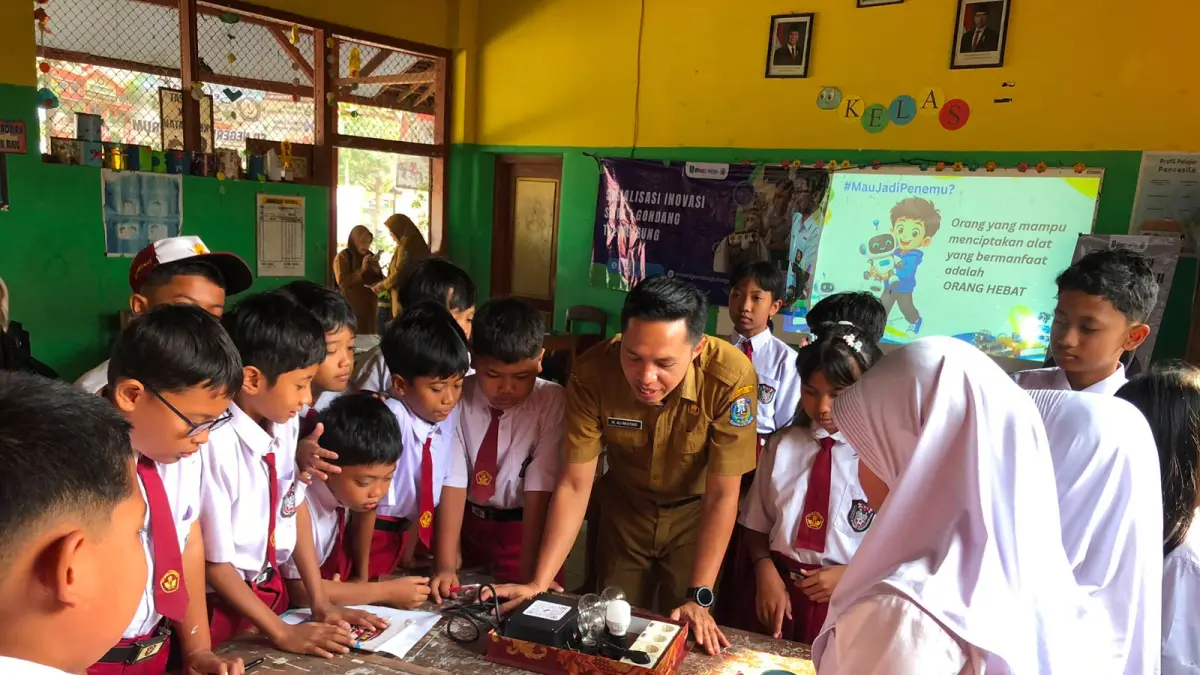 Inovasi pembelajaran berbasis Internet of Things (IoT) bernama MATA SAKTI (Matematika Terintegrasi dengan Sains, Koding, dan Teknologi Informasi) oleh SMAN 1 Gondang.