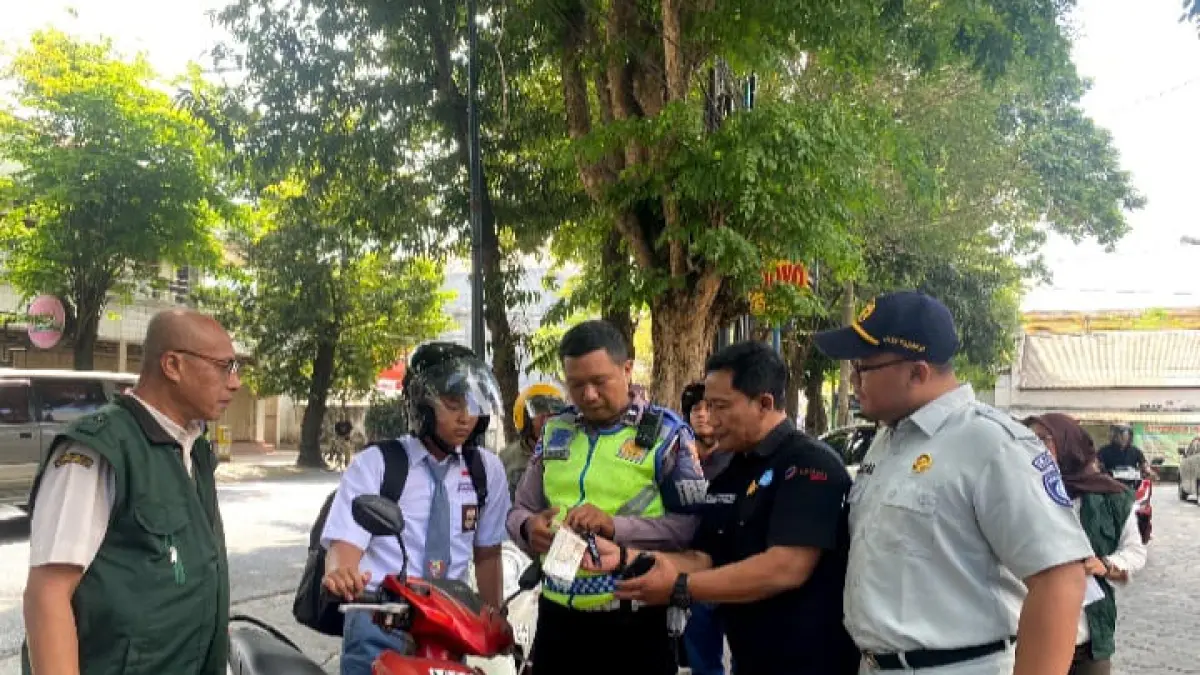 Kegiatan operasi gabungan untuk mengoptimalkan penerimaan dari sektor pajak kendaraan.