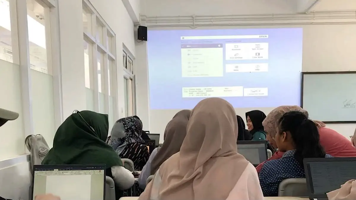 KIP Kuliah 2026 hanya membuka sekitar 200 ribu kuota mahasiswa baru dengan anggaran Rp15,3 triliun. Simak peluang dan aturan desil penerima.(pinterest)