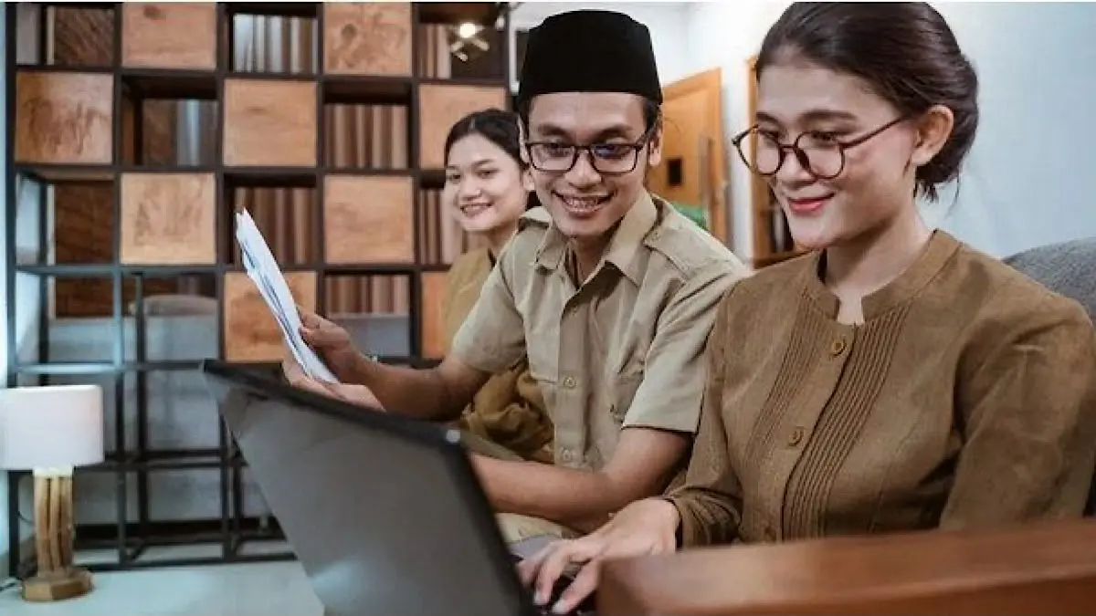 Gaji ke-13 2026 ASN dan pensiunan dijadwalkan cair Juni. Simak perbedaannya dengan THR, penerima, komponen, dan anggaran yang disiapkan.(pinterest)
