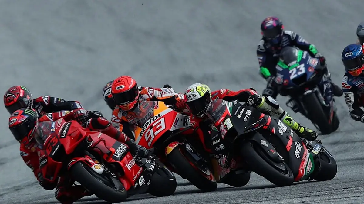Hasil Moto3 Inggris 2026 membawa Veda Ega Pratama finis P9 dan meraih 7 poin. Simak klasemen terbaru serta peluangnya tembus lima besar.(pinterest)