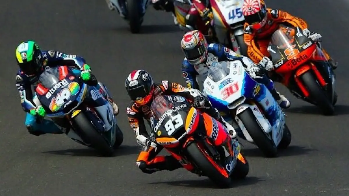 Jadwal Moto3 Aragon 2026 lengkap. Veda Ega Pratama siap balapan 30 Agustus pukul 16.00 WIB. Simak jadwal dan klasemen terbaru.(pinterest)
