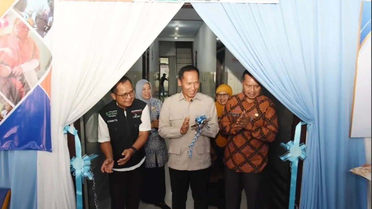 Plt Bupati Tulungagung Ahmad Baharudin meresmikan rumah terapi Abbaku. (PROKOPIM)