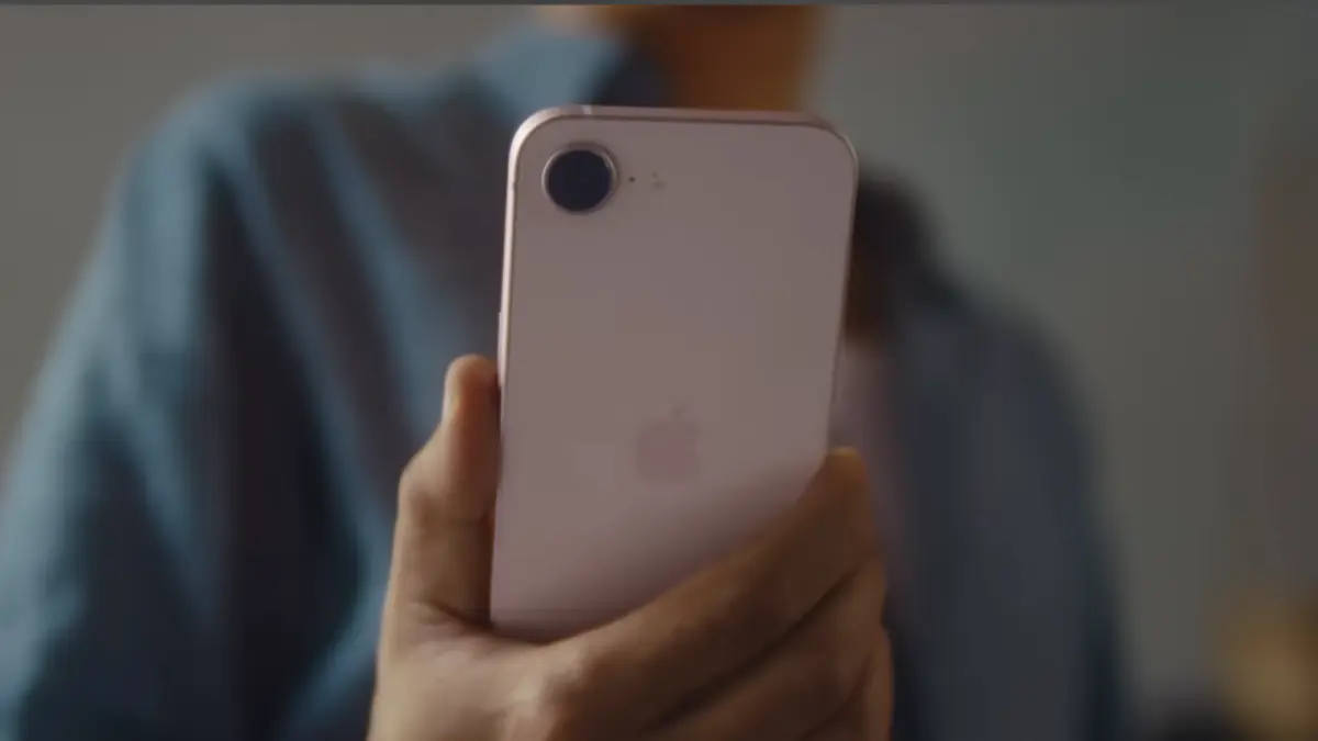 iPhone 17e hadir dengan chip A19, kamera 48 MP, Apple Intelligence, penyimpanan lebih besar, dan MagSafe. Simak fitur lengkapnya. (Youtube. com)