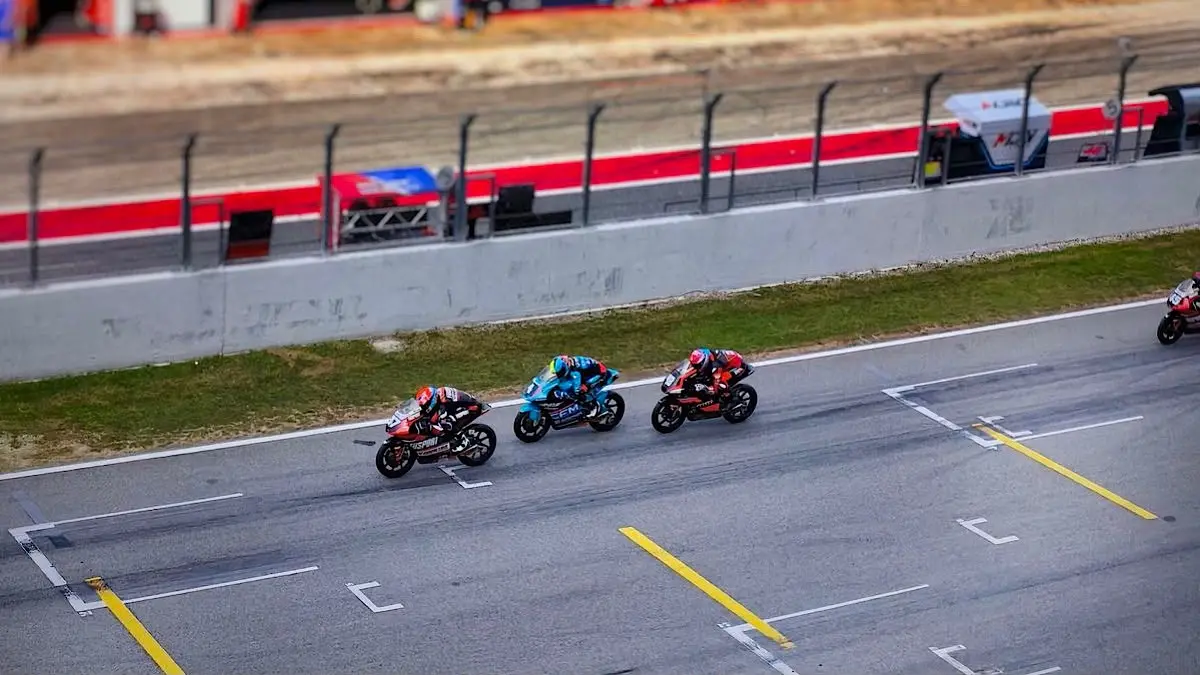 Veda Ega Pratama finis P2 di Aragon dan kembali mencuri perhatian. Simak kisah podium, rivalitas, serta sorotan Dani Pedrosa.(pinterest)