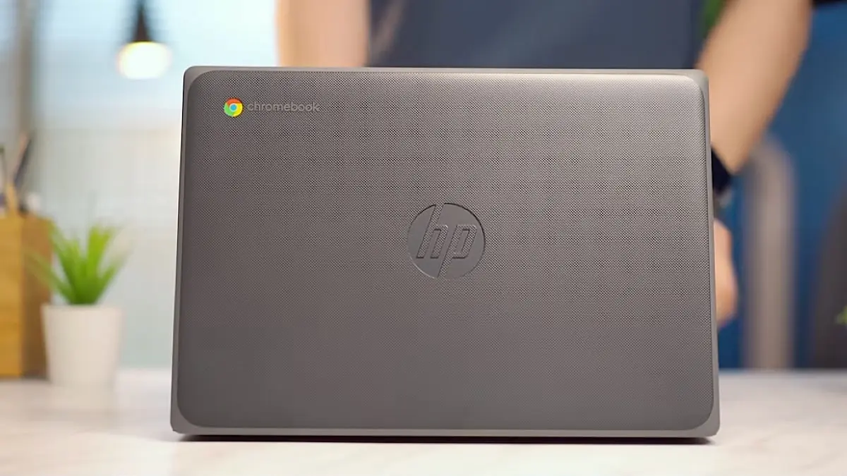 HP Chromebook 11 G8 EE Rp1,7 juta menawarkan performa ringan, baterai 10 jam, dan cocok untuk kerja berbasis browser. Simak kelebihan dan kekurangannya.(SC youtube)