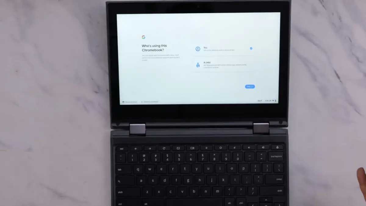 Lenovo 300E Chromebook dengan layar touchscreen 360 derajat dan RAM 4 GB ditawarkan sekitar Rp1,4 jutaan, cocok untuk belajar, mengetik, browsing, dan aktivitas berbasis cloud.