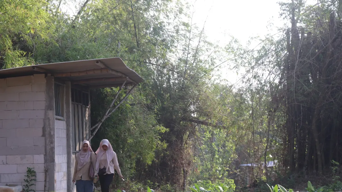 Pompanisasi membantu petani mempertahankan aktivitas tanam di tengah keterbatasan air saat musim kemarau.(RAHIIQ AL BACHRI/RADAR TULUNGAGUNG)