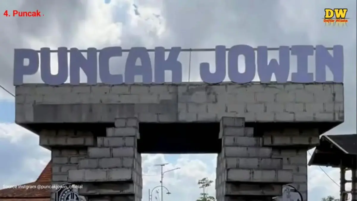 Puncak Jowin menjadi salah satu wisata Tulungagung populer dengan panorama alam dari ketinggian dan daya tarik sunrise yang banyak diburu wisatawan.