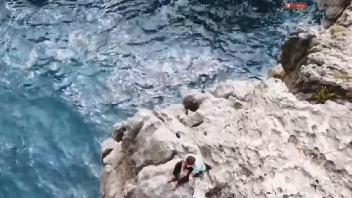 Pesona pantai-pantai Tulungagung menawarkan beragam pilihan liburan, mulai dari Pantai Gemah, Popoh, Sanggar, Sine hingga Lumbung. Dengan panorama laut, pasir putih, tebing karang, dan suasana alami, sejumlah destinasi bisa dinikmati dengan tiket mulai Rp5.000.