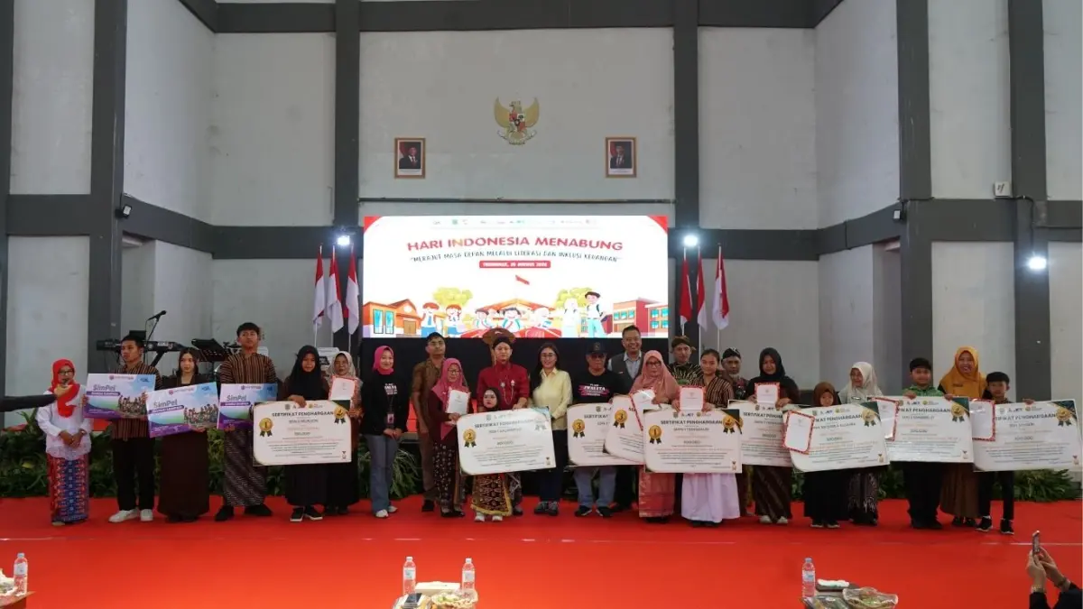 Kegiatan peringatan Hari Indonesia Menabung (HIM) 2026 dengan tema “Merajut Masa Depan melalui Literasi dan Inklusi Keuangan” di GOR Gajah Putih, Trenggalek, Kamis (20/8/2026).