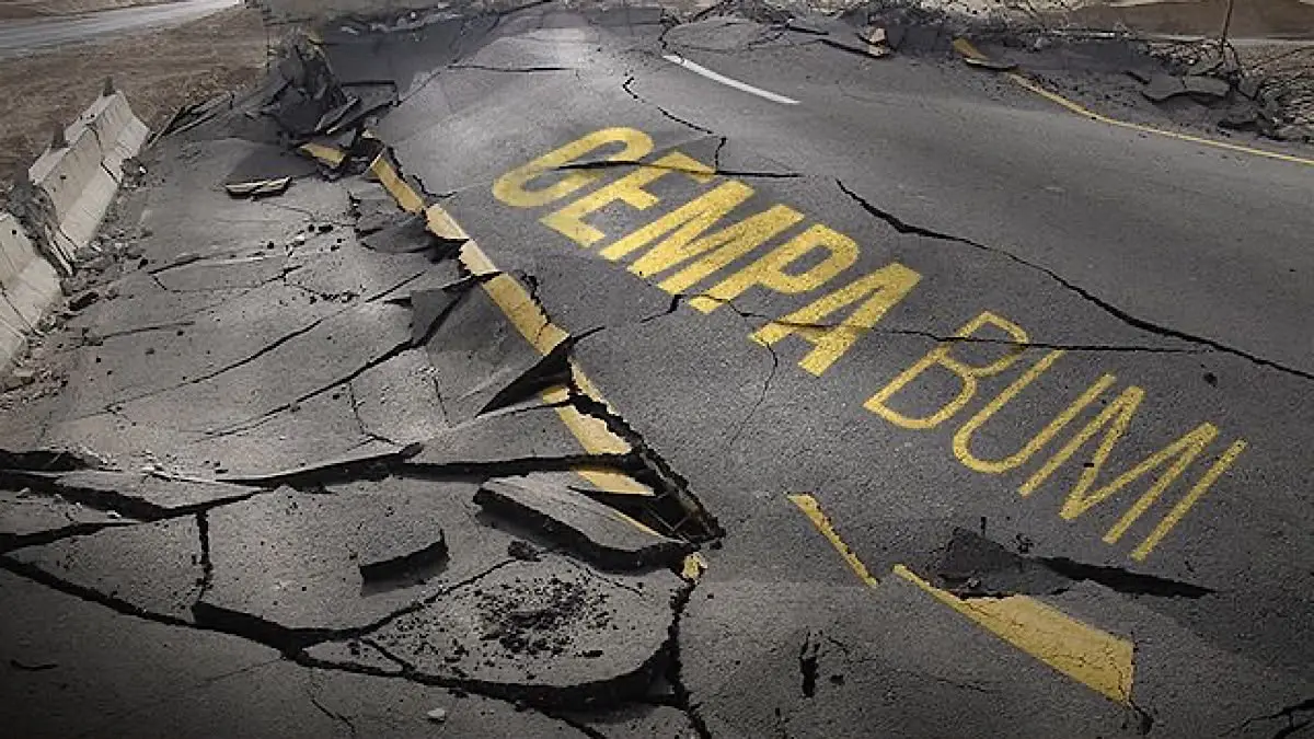 Gempa NTT M 7,7 memicu evakuasi warga di sejumlah daerah. Air laut sempat surut di beberapa wilayah dan 38 orang dilaporkan meninggal.(pinterest)