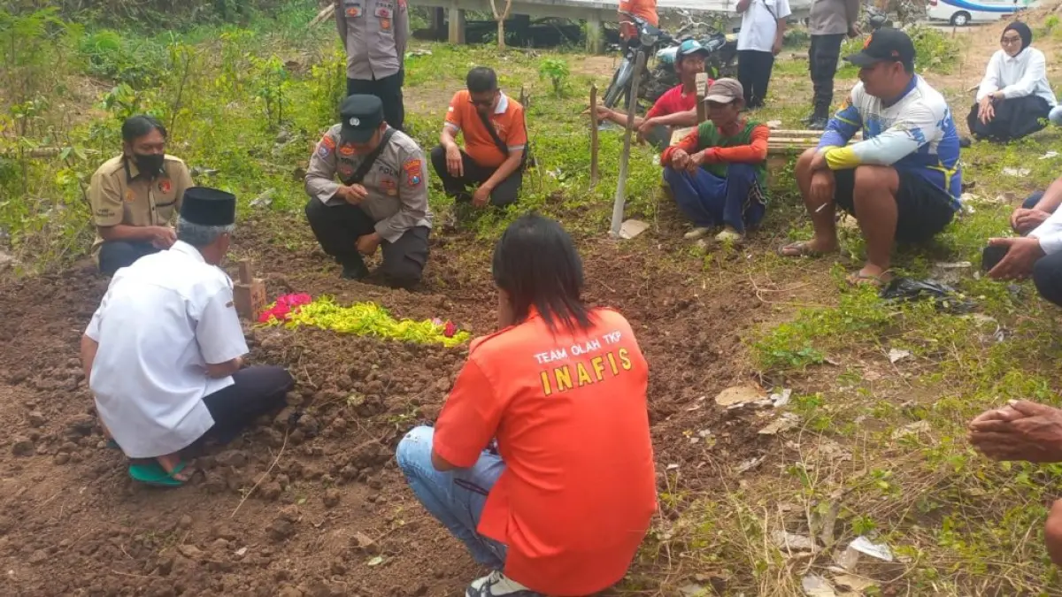 Jenazah Membusuk Ditemukan di Hutan Sukorejo Wetan, Sidik Jari Rusak Jadi Kendala Polisi Ungkap Identitas Mr. X.(POLRES TULUNGAGUNG)