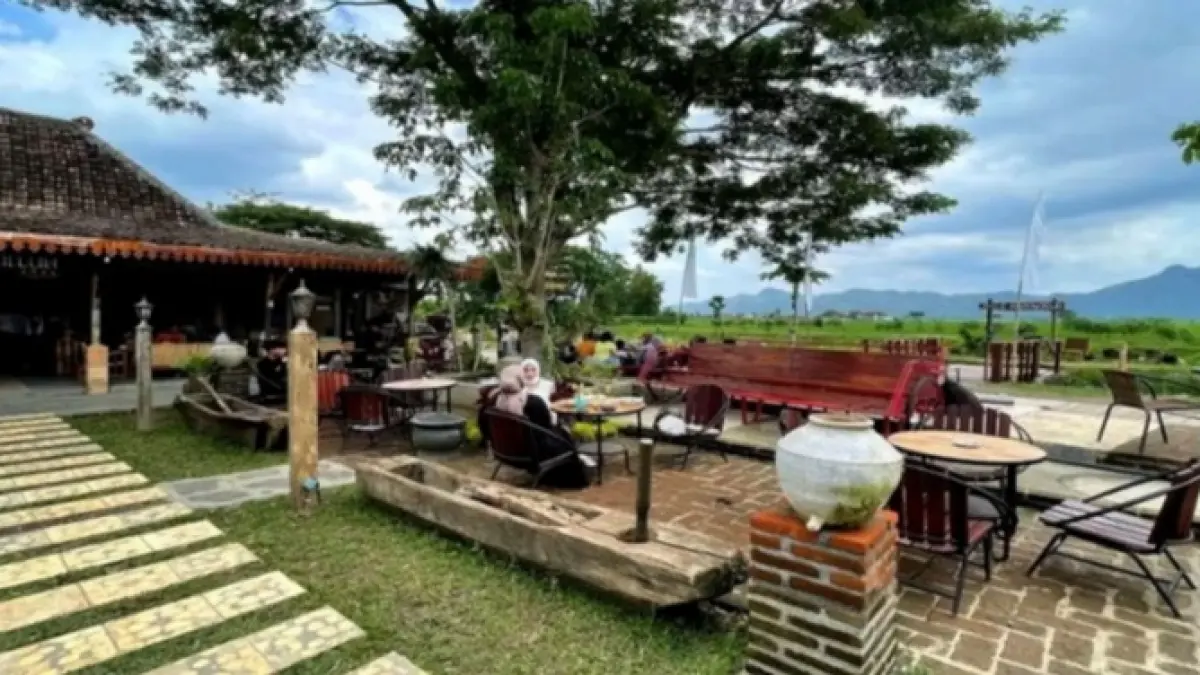 Maraknya kafe estetik membawa udara segar bagi perekonomian daerah Tulungagung.