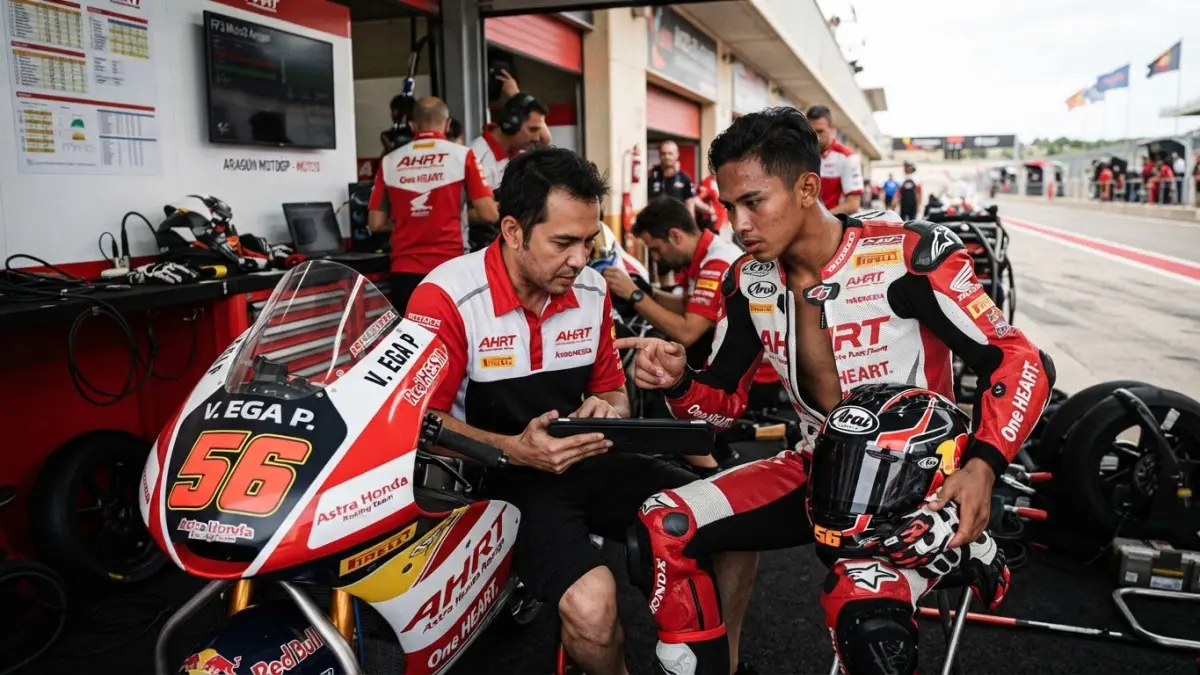 Veda Ega Pratama menuju Moto3 Aragon dengan modal P9 Silverstone dan 97 poin. Mampukah rookie Indonesia kembali bersinar?