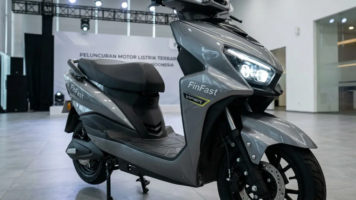 FinFast Viper menawarkan desain sporty, kecepatan 90 km/jam, pilihan satu atau dua baterai, serta harga mulai Rp22 jutaan dengan skema sewa. (Youtube. com)