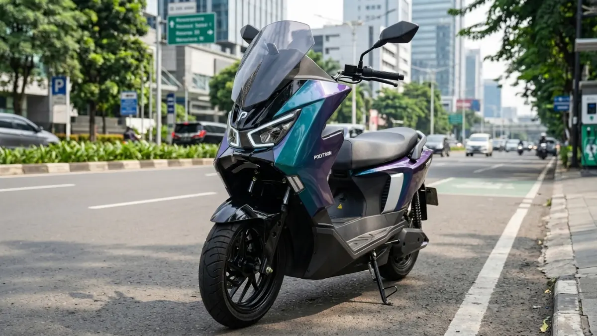 : Polytron Fox 350 dibanderol sekitar Rp15,5 juta dengan baterai sewa. Motor ini punya top speed 95 km/jam dan jarak tempuh hingga 130 km. (Youtube. com)