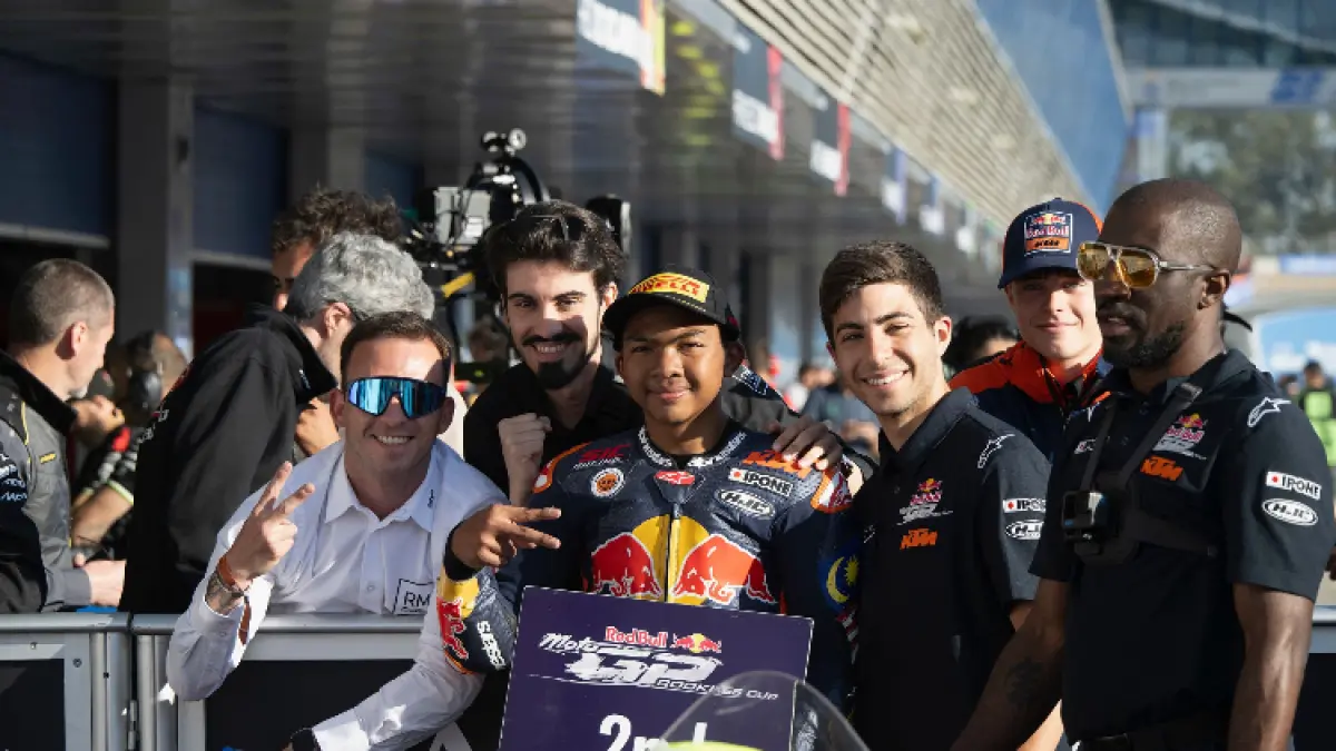 Red Bull pilih Feda Ega Pratama dibanding Hakim Danish. Rekam jejak, podium Brasil, dan potensi pasar Indonesia jadi sorotan.