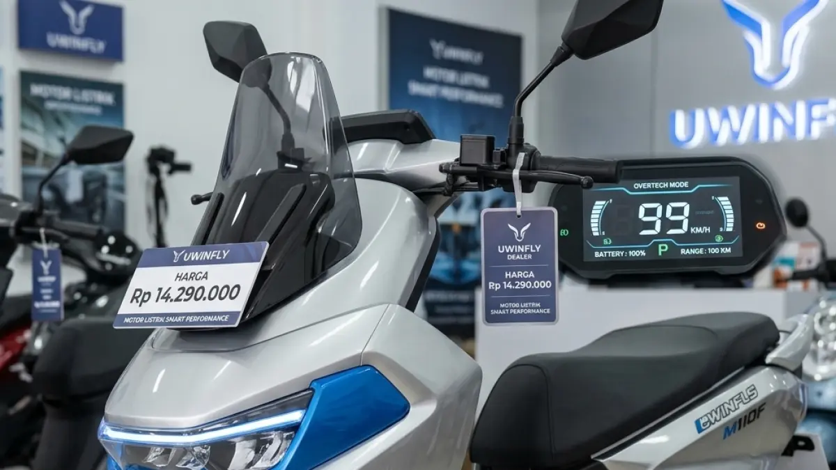 Uwinfly M110F dibanderol Rp14,29 juta dengan motor 3.000 watt, jarak tempuh 100 km, dan Overtech mode hingga 99 km/jam. (Youtube. com)