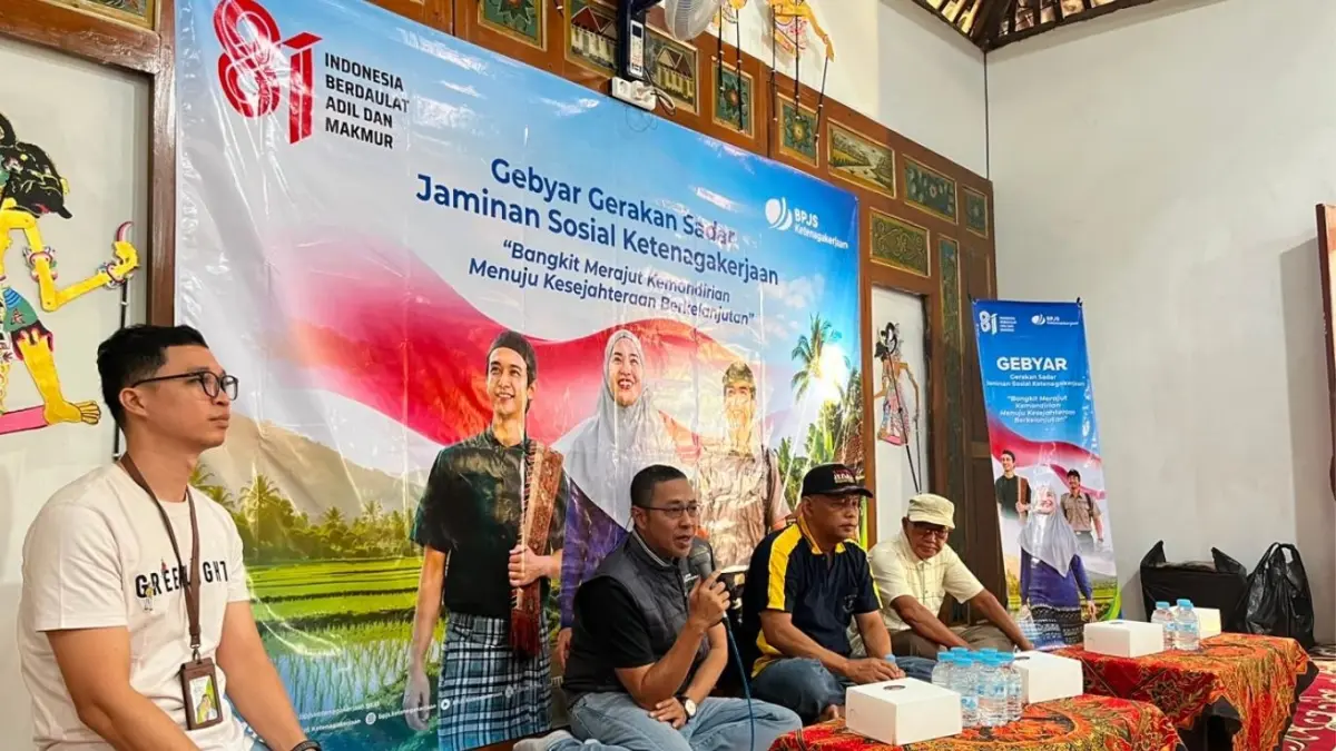 Gebyar Gerakan Sadar Jaminan Sosial Ketenagakaerjaan di Desa Widoro, Trenggalek.
