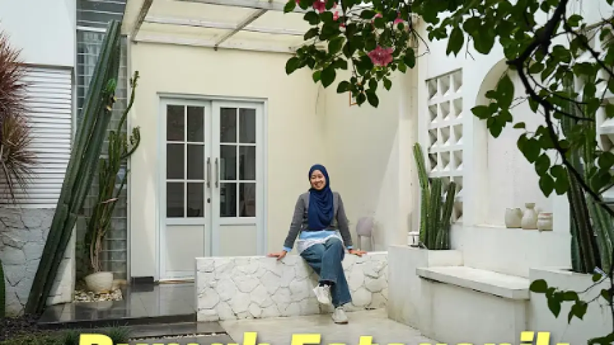 Rumah satu lantai Bieshouse di lahan 150 m² tampil Japandi dengan taman hijau. Renovasi 2019 disebut menghabiskan sekitar Rp30 juta.
