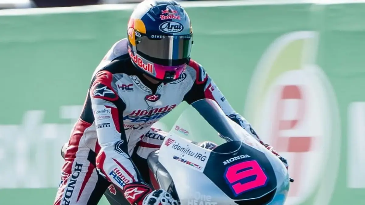Veda Ega Pratama terpuruk di posisi 20 Moto3 Aragon. Masalah throttle dan minim data disebut memengaruhi performanya.