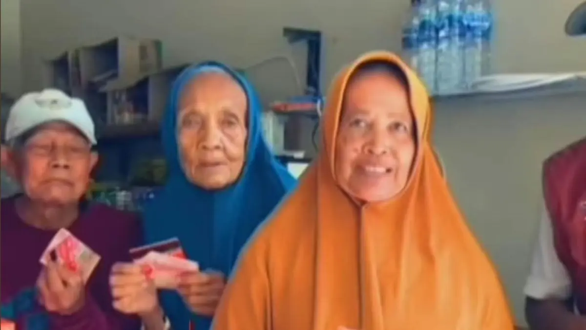 Bansos tambahan September 2026 yang dibahas meliputi bantuan beras 30 kilogram, PIP, dan PKH Plus Rp500.000 bagi lansia di Jawa Timur.