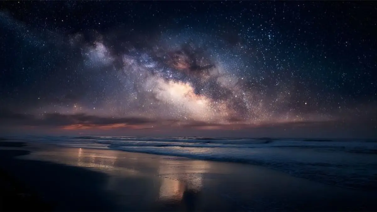 Fenomena langit langka mencakup gerhana, aurora, supermoon, hujan meteor, konjungsi planet hingga pusat Bima Sakti.(PINTEREST)