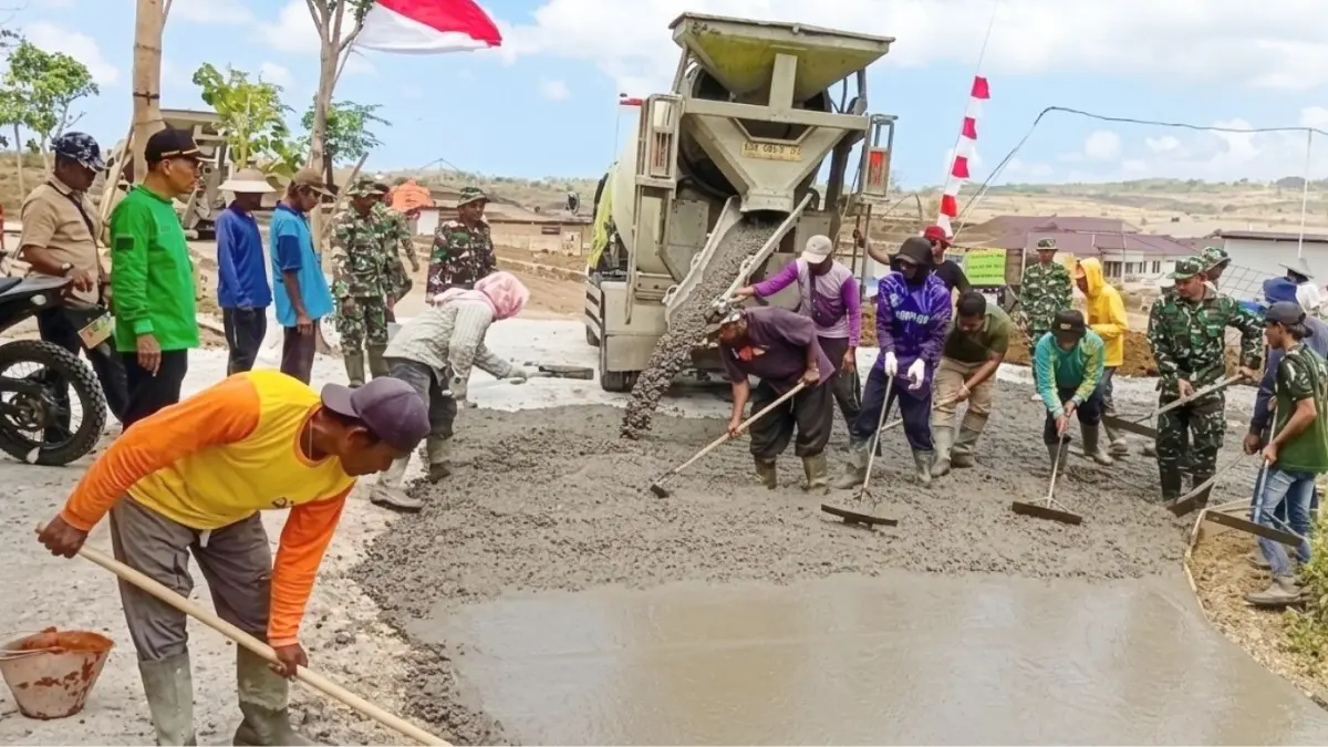 Karya Bhakti TNI 2026 di Desa Manding, Kecamatan Pucanglaban, Kabupaten Tulungagung.(KECAMATAN PUCANGLABAN UNTUK RATU)