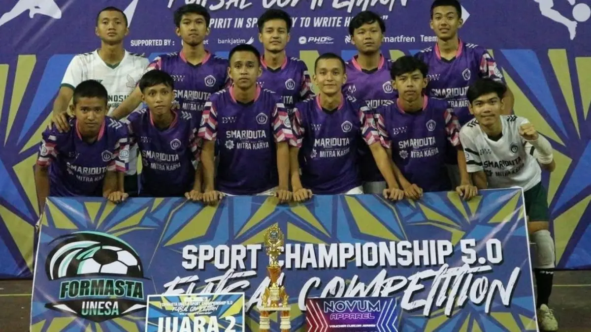 Tim SMARIDUTA (SMAN 1 Kedungwaru Tulungagung) bersiap mengikuti event mini soccer dengan target meraih prestasi terbaik.
