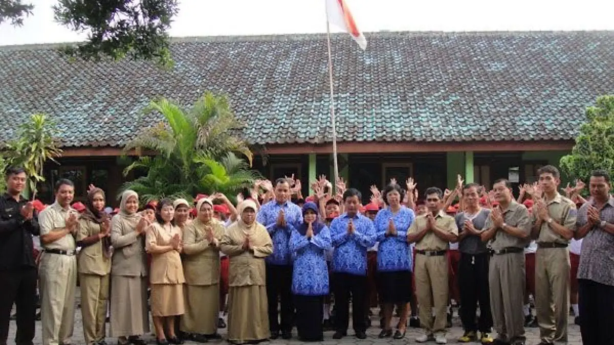 TPG Agustus 2026 disebut cair bagi sejumlah guru non-ASN pada hari Minggu. Guru ASN masih menunggu pencairan pada hari kerja.(pinterest)