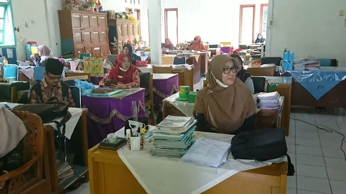 TPG non-ASN dilaporkan cair pada Minggu, 30 Agustus 2026. Guru ASN kini menunggu pencairan tunjangan profesi pada 31 Agustus.(pinterest)