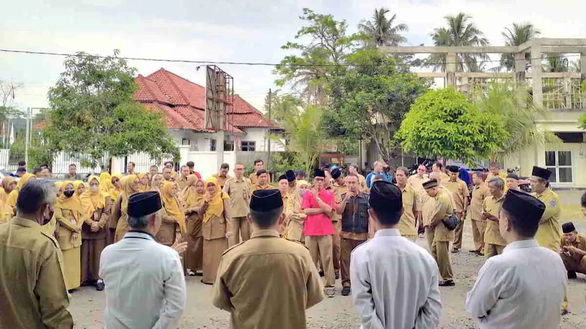 TPG THR 100 persen 2026 memiliki landasan regulasi, tetapi realisasinya belum terpantau. Simak aturan dan dorongan DPR soal penyalurannya.(pinerest)