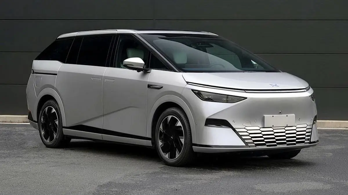BYD M6 Rp419 juta menawarkan tujuh kursi, tenaga sekitar 200 HP, dan jarak tempuh hingga 530 km untuk keluarga maupun fleet.(pinterest)
